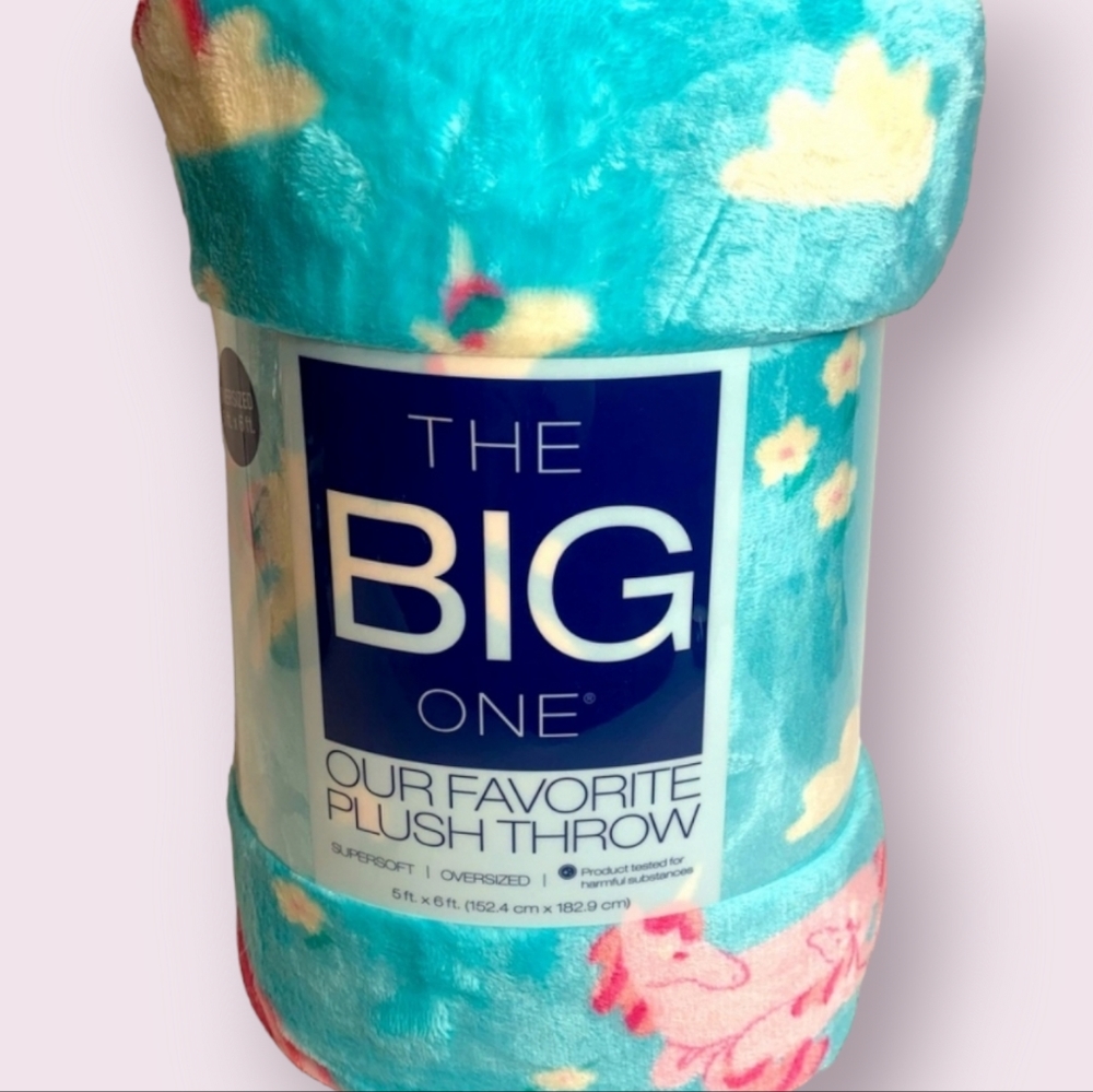 The Big One Oversized Supersoft Plush Unicorn & Rainbows Throw Blanket